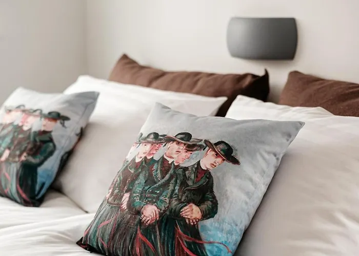 W In Harbour District, Free Parking タリン