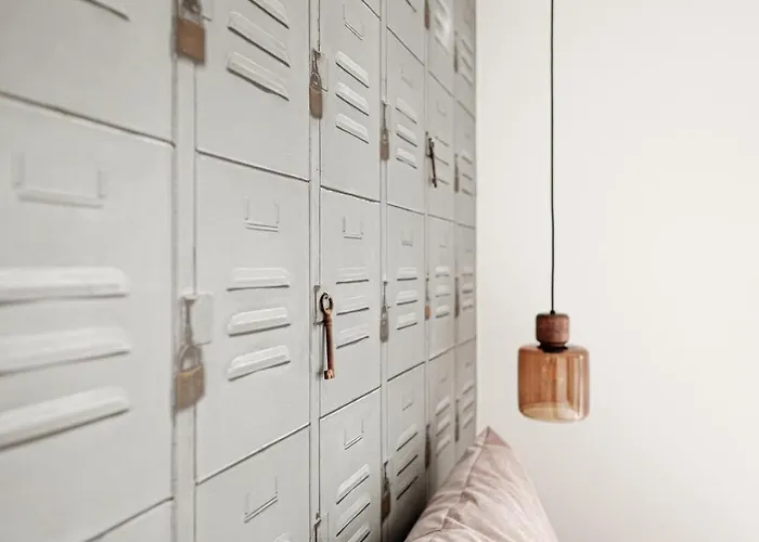 W In Harbour District, Free Parking Apartment