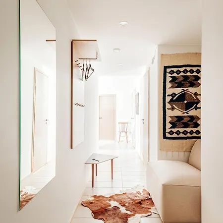 W In Harbour District, Free Parking タリン