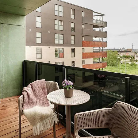 W In Harbour District, Free Parking